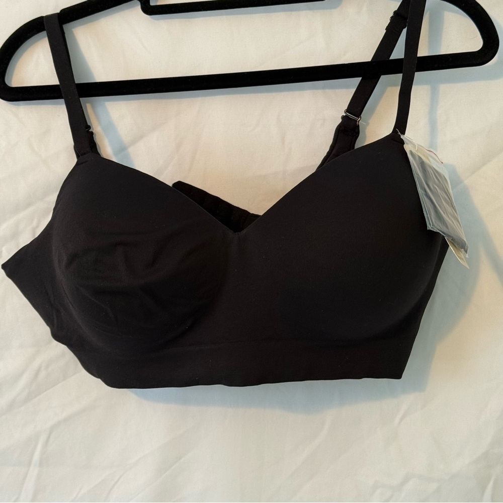 Truekind lot of 2 bras size Large one new with tags